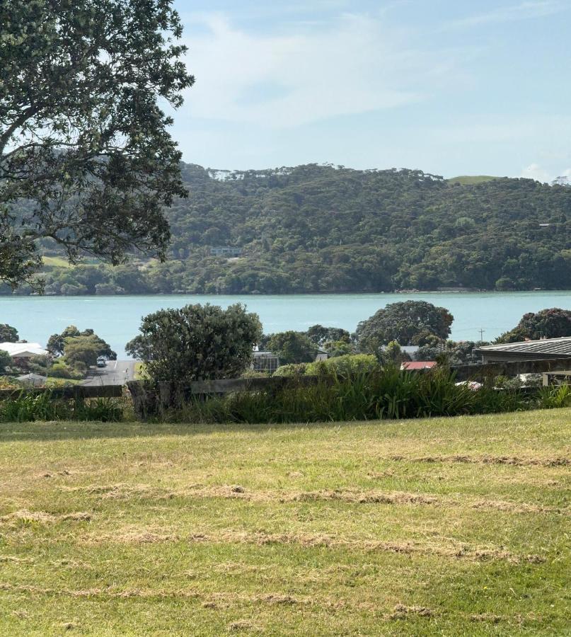 Raglan Seaview Cabin Eksteriør bilde